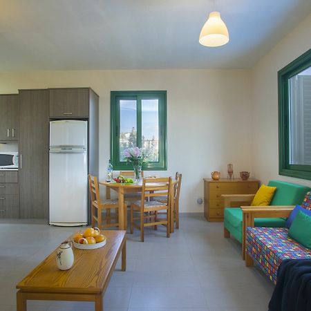 Protaras Olive Suite エクステリア 写真